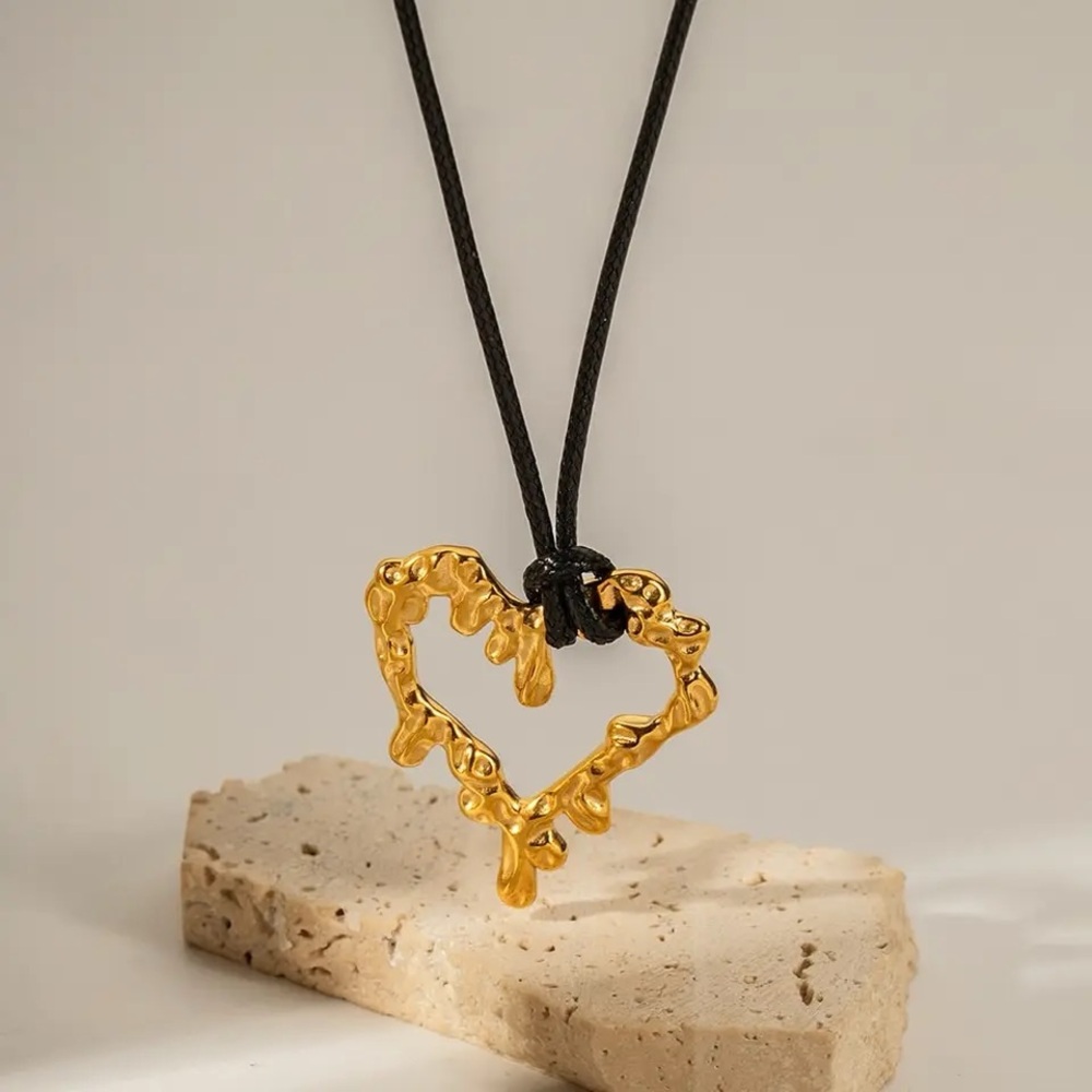 Heart Shaped 18K Gold Plated Stainless Steel Earrings - Picture 4 of 4